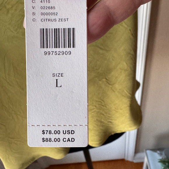 Blue Tassel sold by Anthropologie- Sleeveless Floral Laced Top-size large NWT - Picture 8 of 14